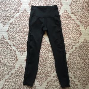 Lululemon High Times Rhythm Size 4 Black